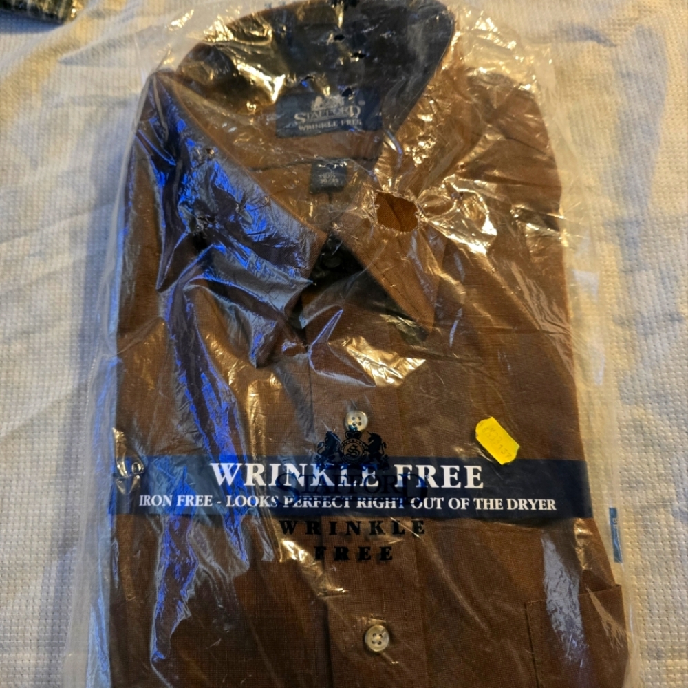 NEW Stafford dress shirt. Size 16 34/35